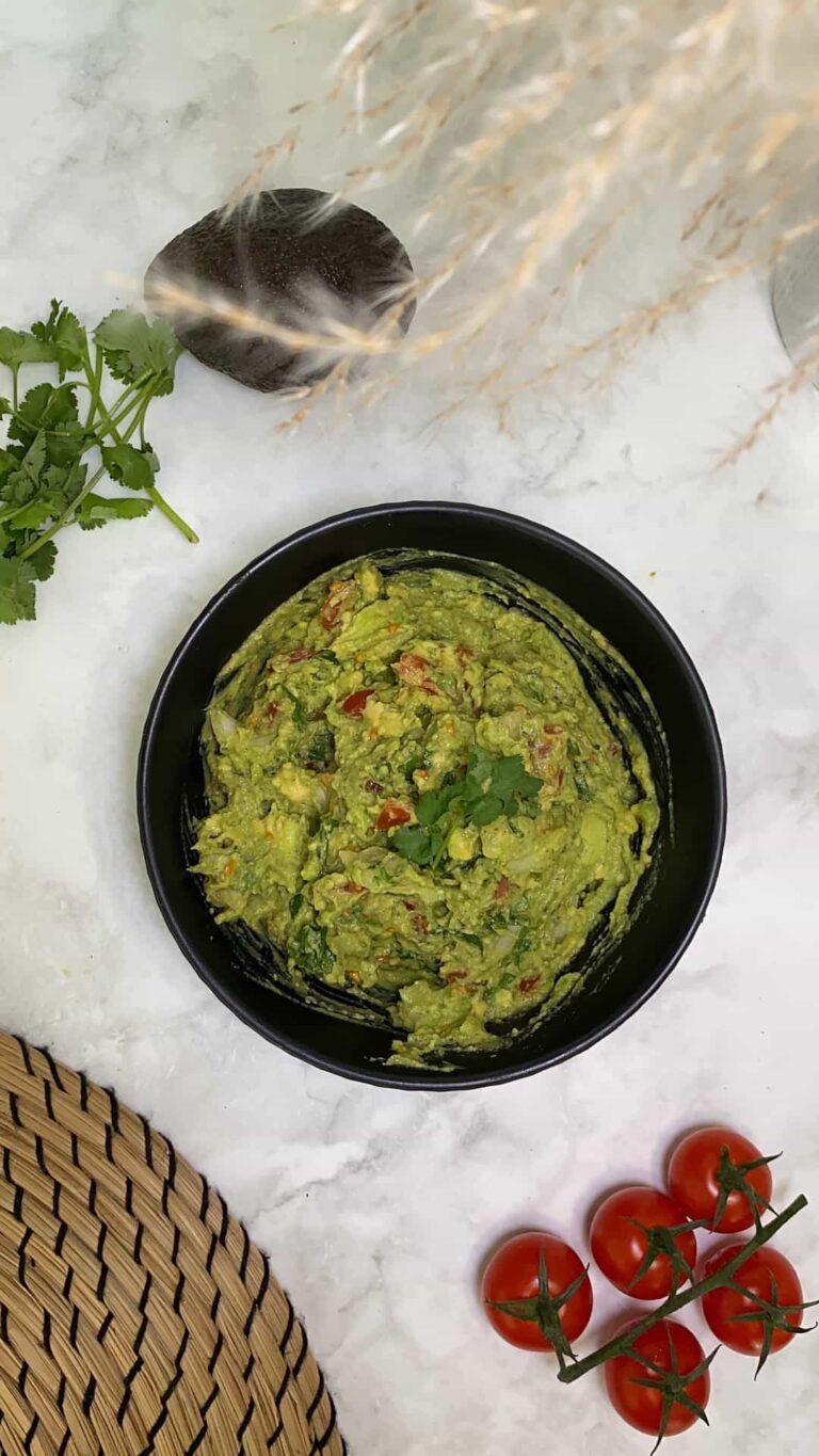 Easy And Fresh Guacamole: The Perfect Appetizer